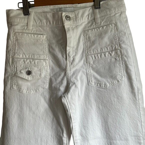 7 For All Mankind Georgia White Flare jeans in a Size 27. - Picture 8 of 13